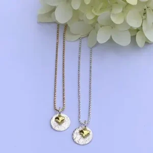 Preget amulett m/hjerte